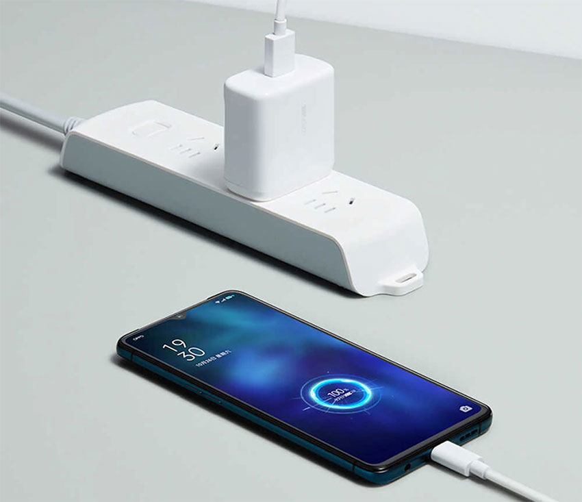 Realme-Smart-Charger-with-Type-C-Cable-b
