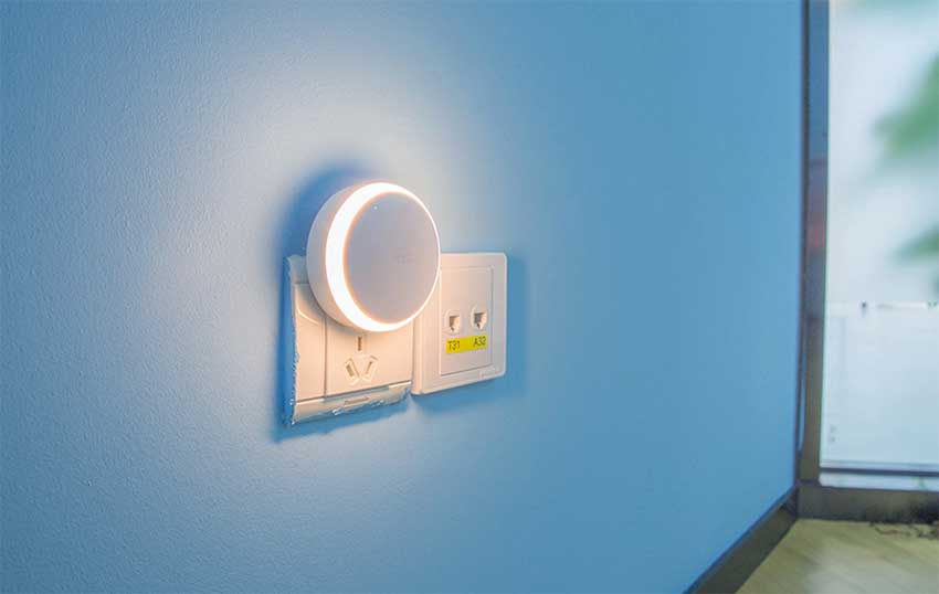 Xiaomi-Yeelight-Smart-Night-Light-Corrid