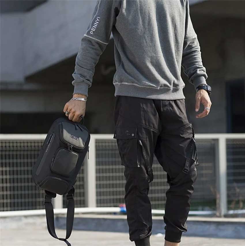 Bange-BG-7086-Men-Sling-Chest-Crossbody-Bag.jpg?1680497059849