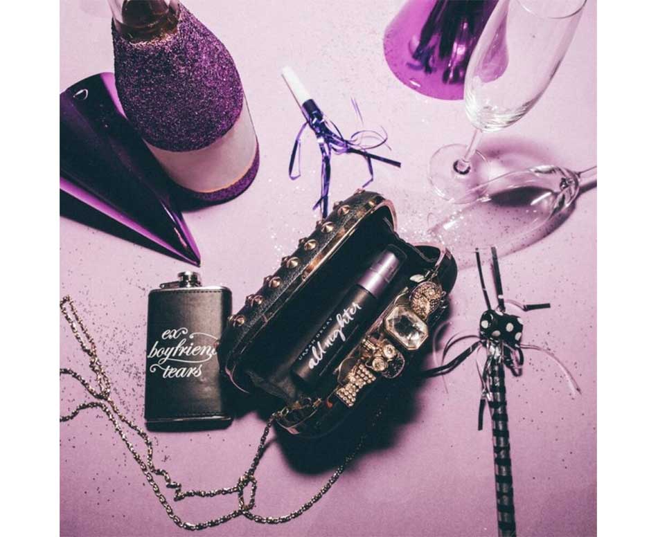 Urban-Decay-All-Nighter-Long-Lasting-Mak