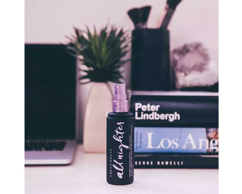 Urban-Decay-All-Nighter-Setting-Spray-11