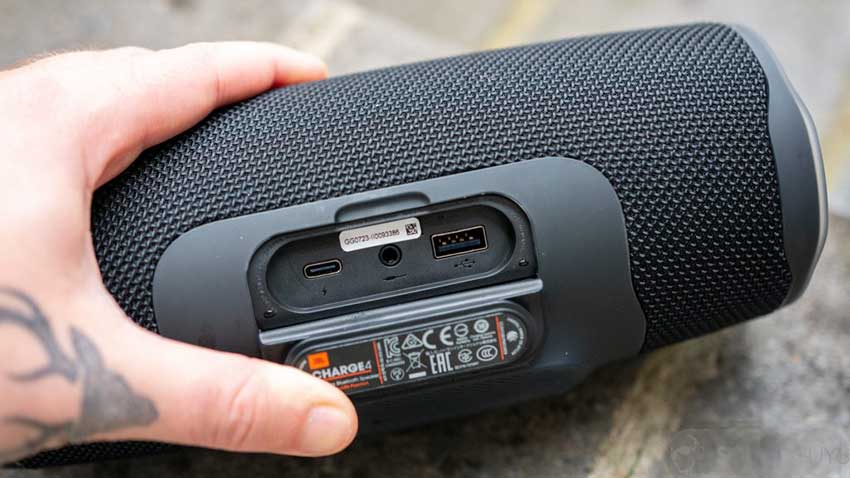 JBL-Charge-4--02.jpg?1610340972729