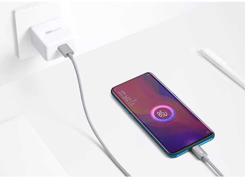 Oppo-SuperVooc-Flash-Charge-Adapter-01.j