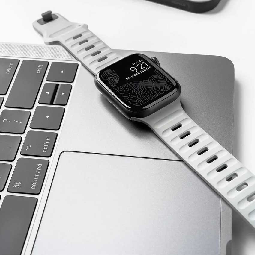 Spigen-Silicone-Sport-Strap-for-Apple-Watch_4.jpg?1669437344991