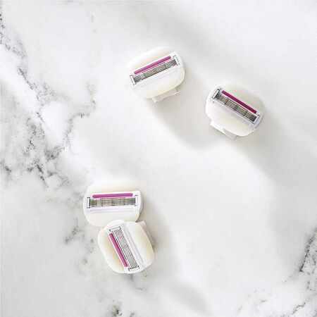 Gillette Venus ComfortGlide Sugarberry with Olay Razor Blades